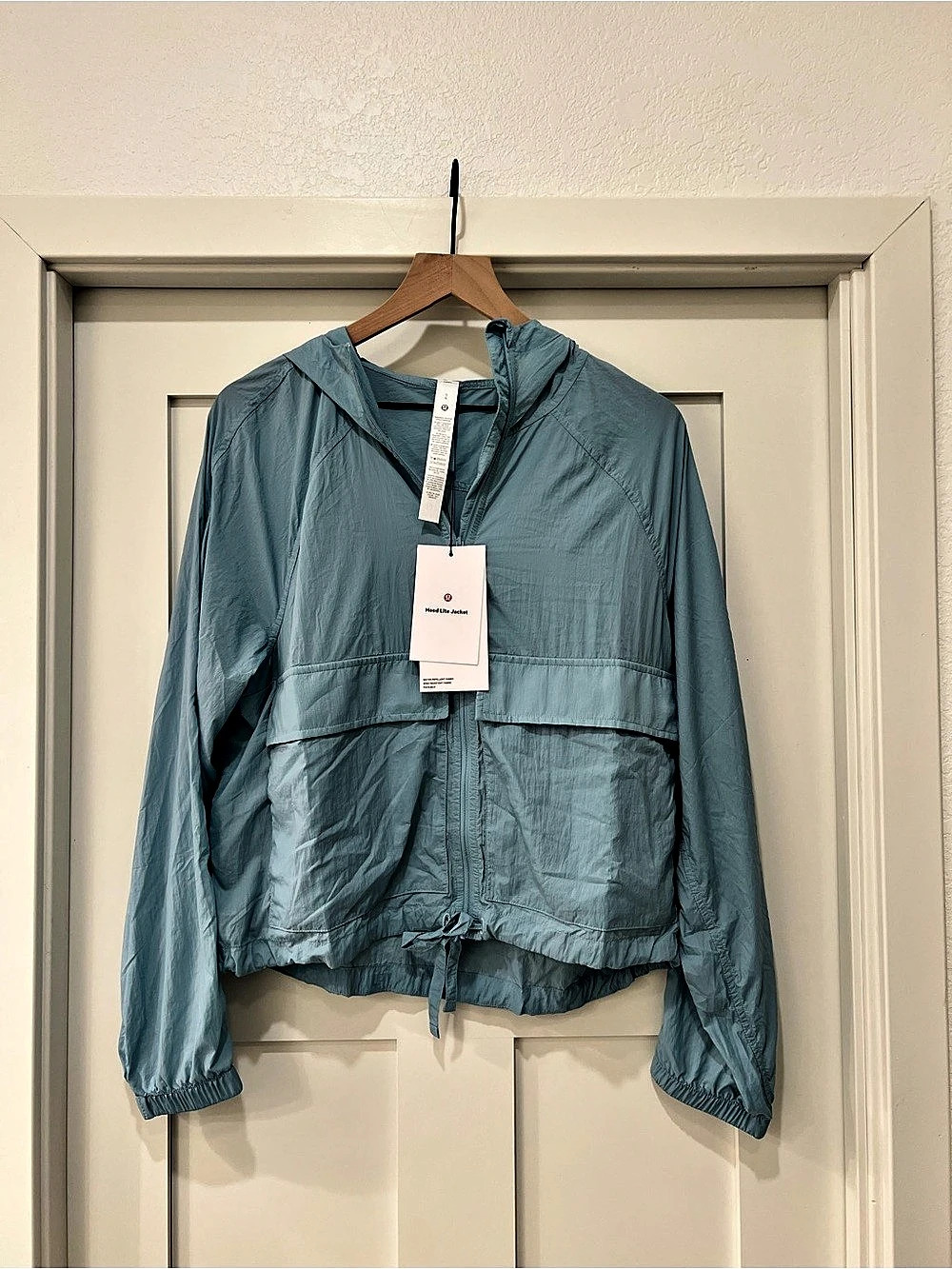 lululemon Hood Lite Jacket in Blue Size Large